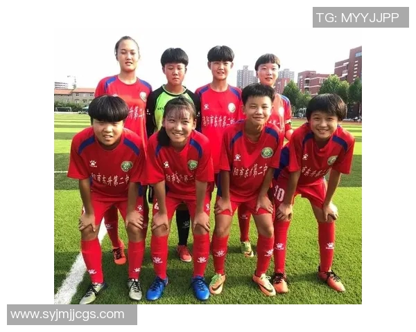 舞动青春与足球激情交融的明星之路探秘 舞动青春与足球激情交融的明星之路探秘