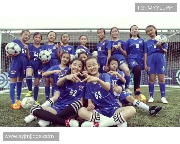 女孩与众多足球明星的梦想之旅与友谊故事 女孩与众多足球明星的梦想之旅与友谊故事